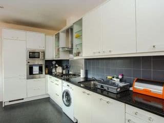 Luxury 2 Bedroom Apartment in London Bridge - Photo 22