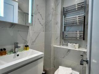 Modern Apartments in Paddington Central London FREE WIFI & AIRCON by City Stay London - Photo 2