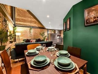Spacious 2 Bed Urban Jungle Flat, Central London - Photo 23