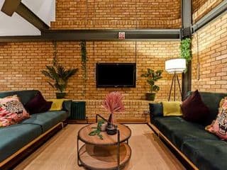 Spacious 2 Bed Urban Jungle Flat, Central London - Photo 24