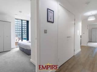 Luxury 2 Bedroom Apartment, On Broad Street! - Photo 13