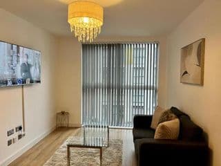 Elegant & Cozy, Gold Decor Apartment, B1