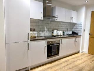 Elegant & Cozy, Gold Decor Apartment, B1 - Photo 2