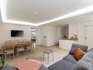 Spacious apartment in Hemholtzkiez Prenzlauer Berg for 8 People - Photo 2