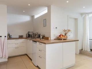Spacious apartment in Hemholtzkiez Prenzlauer Berg for 8 People - Photo 4