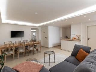 Spacious apartment in Hemholtzkiez Prenzlauer Berg for 8 People - Photo 5