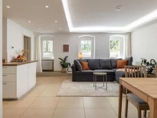 Spacious apartment in Hemholtzkiez Prenzlauer Berg for 8 People - Photo 9