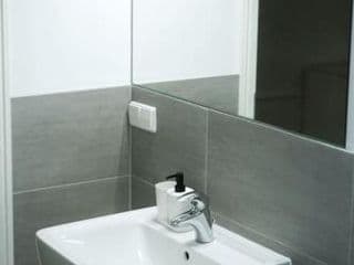 Central, cozy & beautiful designed 2-rooms Apt. near river - Photo 8