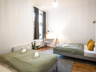 Sonnig und Helle Wohnung Alexanderplatz in 15min zu erreichen, sehr schön und groß für Gruppen geeignet - Photo 11