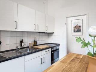 Sonnig und Helle Wohnung Alexanderplatz in 15min zu erreichen, sehr schön und groß für Gruppen geeignet - Photo 14