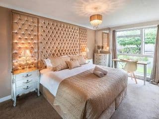 La Casa Suites Windsor - Photo 19