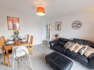 La Casa Suites Windsor - Photo 10