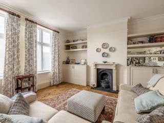 Stylish 2 Bed/2 Bath Flat In The Heart Of Windsor - Photo 17