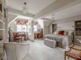 Stylish 2 Bed/2 Bath Flat In The Heart Of Windsor - Photo 3
