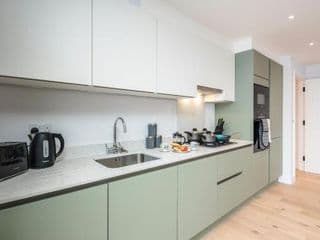 Watford Cassio Luxury - Modernview Serviced Accommodation - Photo 17