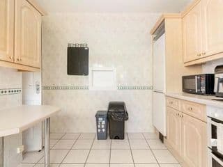 Homely Property- Sleeps up to 6 - Photo 11