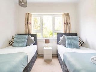Homely Property- Sleeps up to 6 - Photo 19