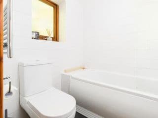 Pass the Keys Rural Retreat in Rowington, Warwickshire - Photo 11