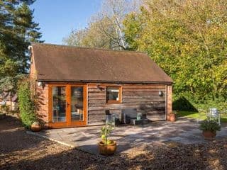 Pass the Keys Rural Retreat in Rowington, Warwickshire - Photo 14