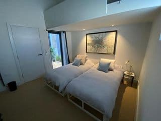 May Road, stylish townhouse - Photo 2