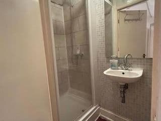 Studio Flat In Croydon - Photo 2