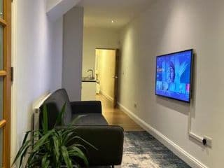 Brand New Modern Flat - Photo 4