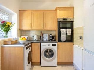 Mulberry House - Luxurious and Modern 4-Bed in Solihull near NEC,JLR, Airport, Resorts World, HS2 - Photo 21