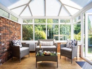 Mulberry House - Luxurious and Modern 4-Bed in Solihull near NEC,JLR, Airport, Resorts World, HS2 - Photo 5