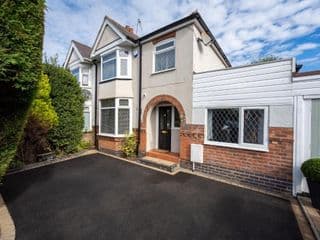 Mulberry House - Luxurious and Modern 4-Bed in Solihull near NEC,JLR, Airport, Resorts World, HS2 - Photo 7