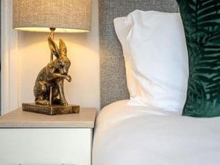 Mulberry House - Luxurious and Modern 4-Bed in Solihull near NEC,JLR, Airport, Resorts World, HS2 - Photo 8