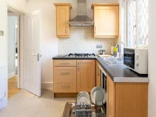 Mulberry House - Luxurious and Modern 4-Bed in Solihull near NEC,JLR, Airport, Resorts World, HS2 - Photo 9