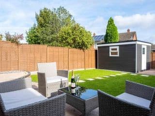 The Oaklands - Luxury spacious 6-bed, near Solihull, Birmingham City, JLR, NEC, Airport, Resorts World, HS2 - Photo 11