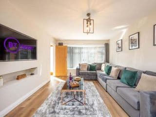 The Oaklands - Luxury spacious 6-bed, near Solihull, Birmingham City, JLR, NEC, Airport, Resorts World, HS2 - Photo 14