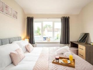 The Oaklands - Luxury spacious 6-bed, near Solihull, Birmingham City, JLR, NEC, Airport, Resorts World, HS2 - Photo 19