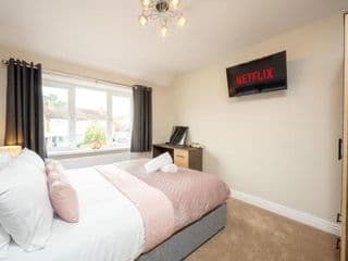 The Oaklands - Luxury spacious 6-bed, near Solihull, Birmingham City, JLR, NEC, Airport, Resorts World, HS2 - Photo 21