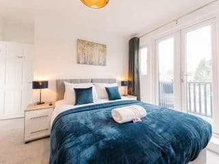 The White House - Grand & Spectacular 5-bed, sleeps 14- Central Solihull, NEC, JLR, HS2, Resorts World, Airport - Photo 5