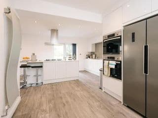The White House - Grand & Spectacular 5-bed, sleeps 14- Central Solihull, NEC, JLR, HS2, Resorts World, Airport - Photo 10