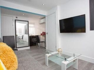 Heathrow Windsor Studios and rooms with free Wifi and Parking - Photo 15