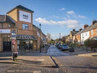 Pass the Keys Stylish Cosy and Central 1 Bed Flat with Parking - Photo 21