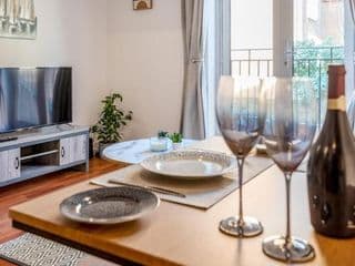 Pass the Keys Stylish Cosy and Central 1 Bed Flat with Parking - Photo 4