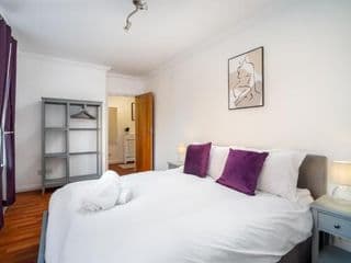 Pass the Keys Stylish Cosy and Central 1 Bed Flat with Parking - Photo 9