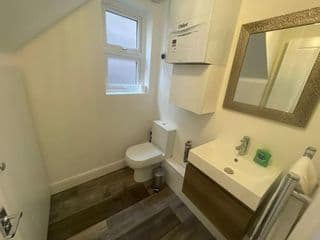 Light and Modern 2BR 1.5BA, newly refurbished! - Photo 10