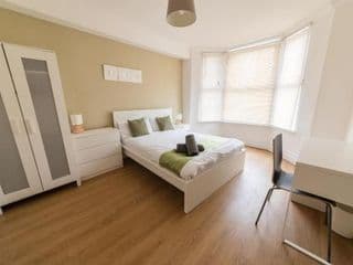 Modern and Spacious House Perfect for Teams