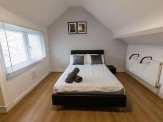 Modern and Spacious House Perfect for Teams - Photo 14