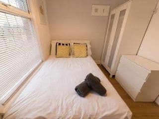Modern and Spacious House Perfect for Teams - Photo 9