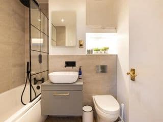 Luxurious 1-bedroom apartment in Kensington Olympia - Photo 15