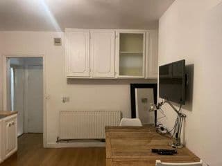 Great Value Bedroom Fern 1 - Photo 12