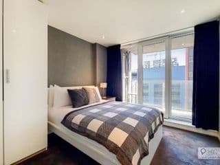 Two Bedroom Apartment - London ExCeL Stays - Photo 18