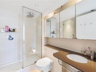 Two Bedroom Apartment - London ExCeL Stays - Photo 5