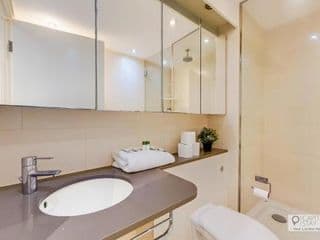 Two Bedroom Apartment - London ExCeL Stays - Photo 10